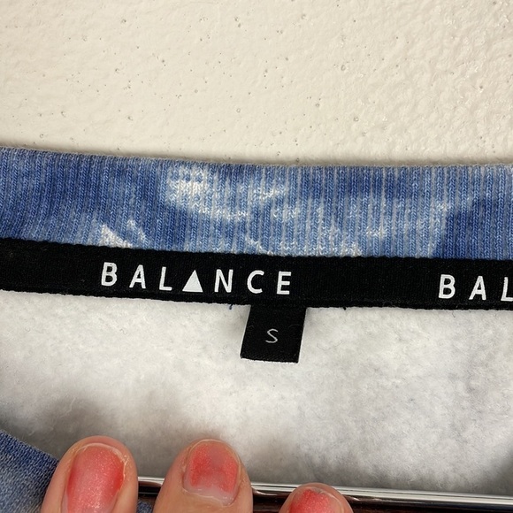 BALANCE Athletica Essence Crop Sweatshirt Sweater - Picture 5 of 9